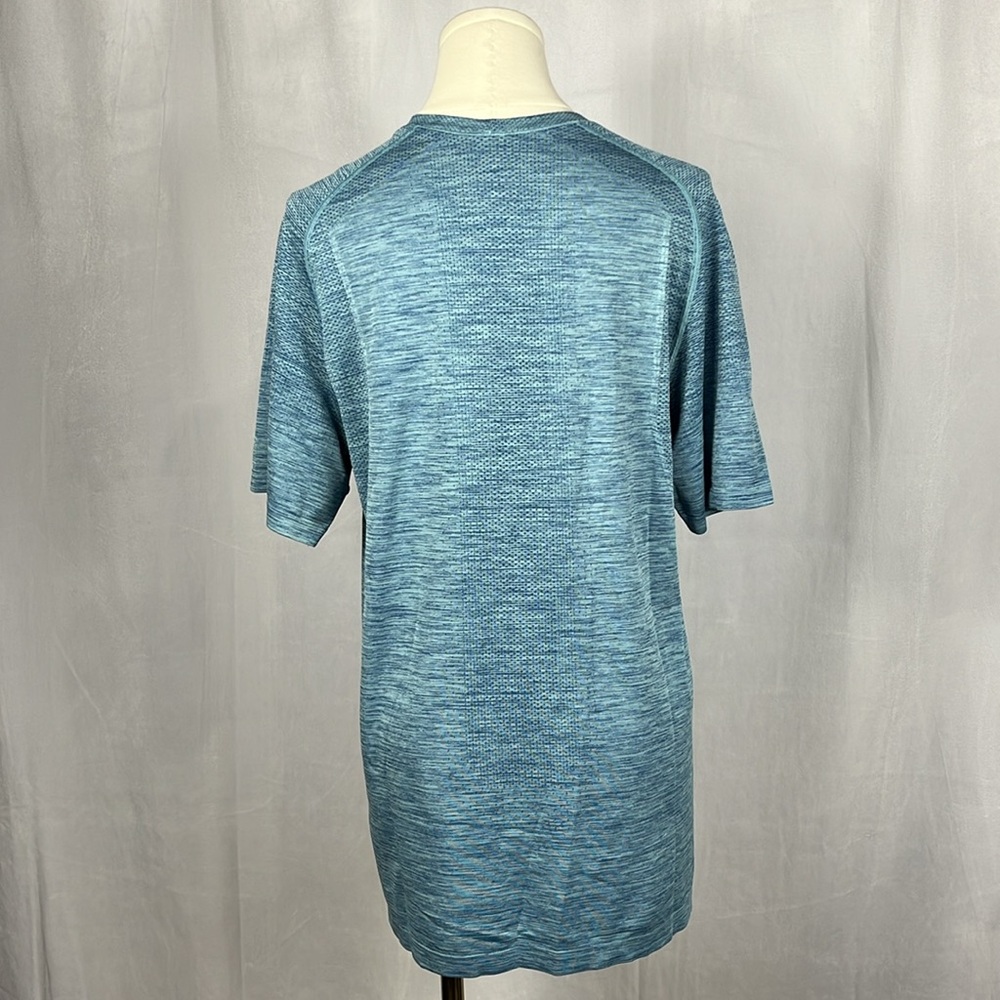 Lululemon Metal Vent Tech Short Sleeve in Heathered Teal Blue (1st Generation). - Picture 3 of 6